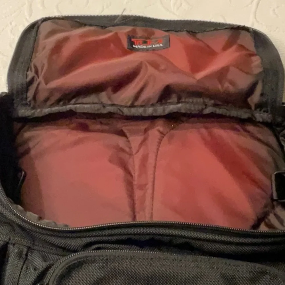 Tumi Alpha or Alpha 3 Men's Backpack, Multi Pockets, Adj Straps. Luggage tag.
